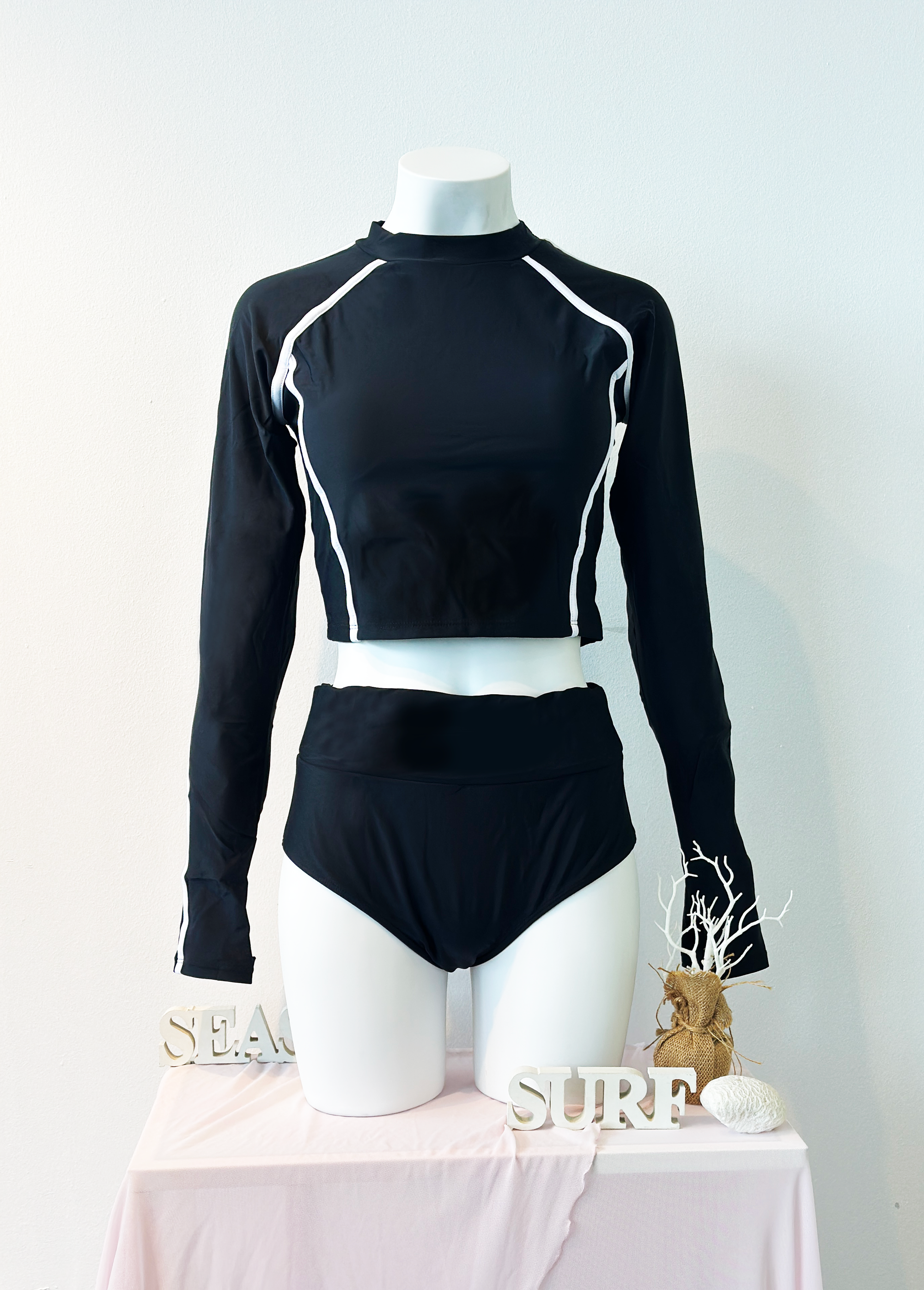 Long Sleeve Cropped Rashguard Set (Black and White) | Size S-2XL